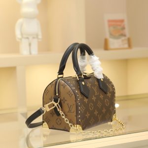 Alternative view of 20.5 x 16 x 11 cm (Length x Height x Width)